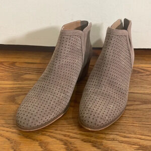 Susina‎ taupe leather suede ankle boot perforated bootie size 7.5